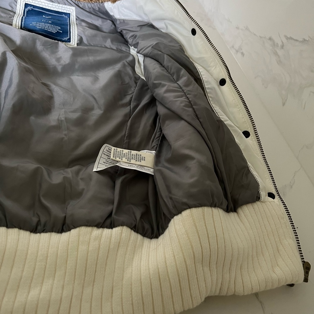 NWOT,, American Eagle, not worn, no tag, winter white, winter vest, - Picture 12 of 16